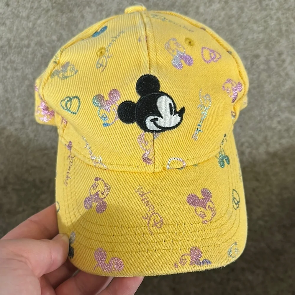 Disney hat and reversible Disney bucket hat. - Picture 2 of 13